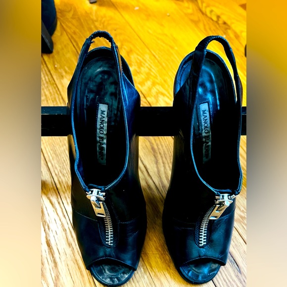 🎉HP🎉🔥 Manolo Blahnik🔥Vella Zipper Front🔥Slingback Bootie High Heels🔥 - Picture 7 of 15